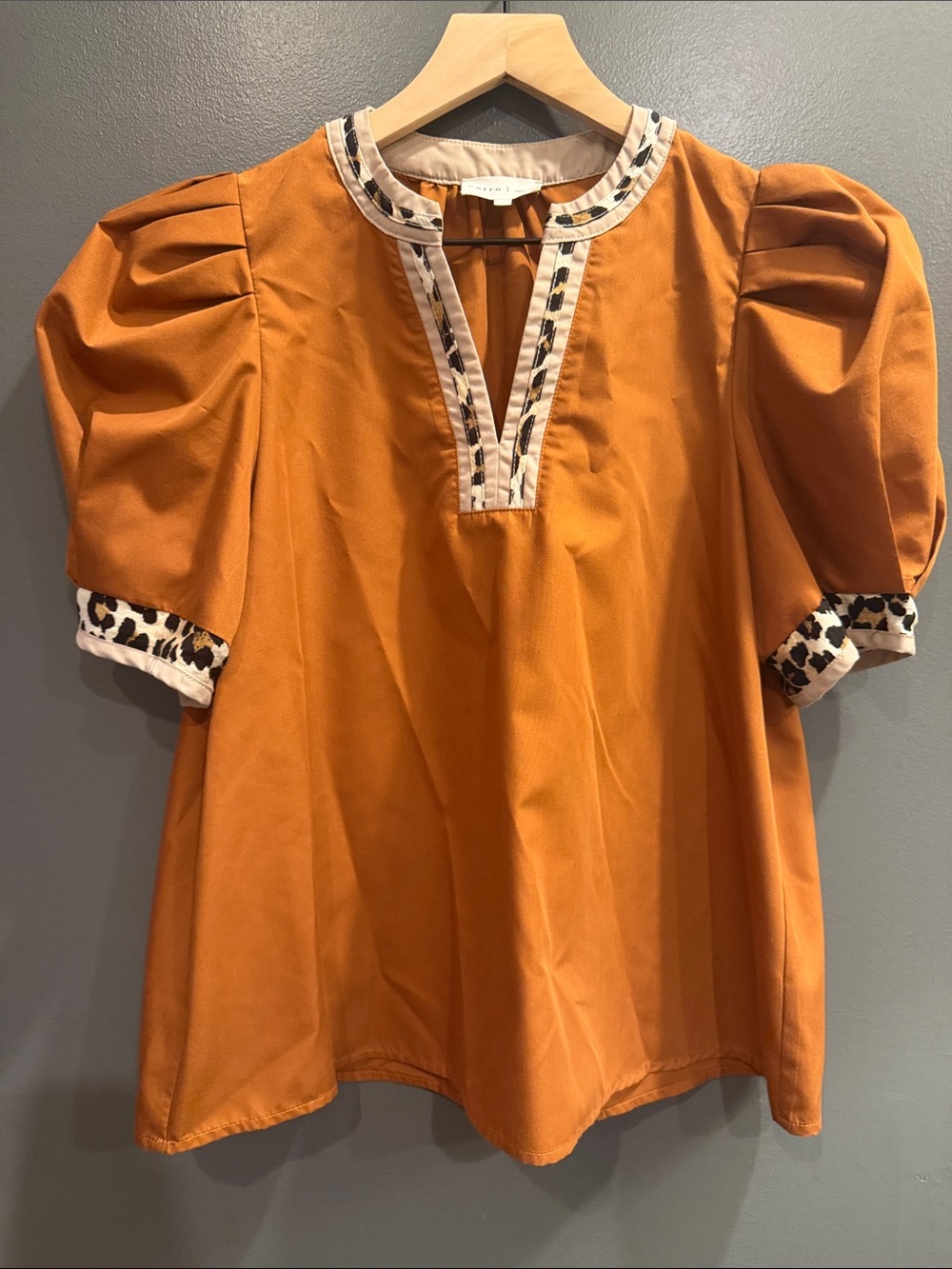 entro Puff-Sleeve Tunic with Leopard Trim in Rust